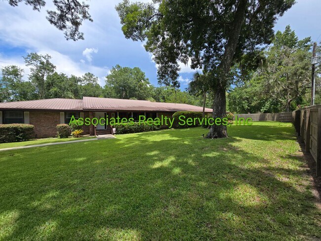 Huge home on acreage with Greenhouse - Image 