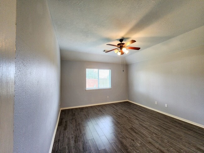 Photo - 11902 White Water Bay Dr