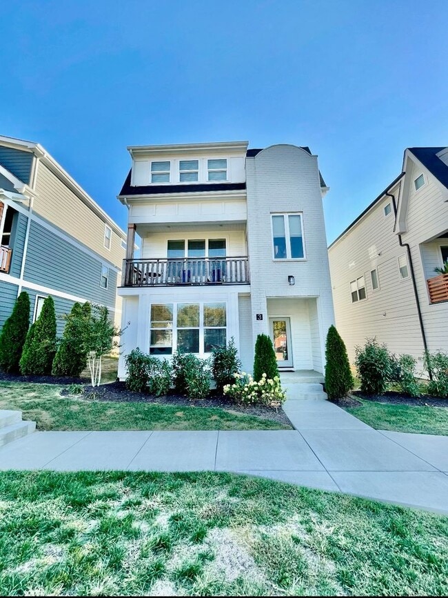 Building Photo - **HIGH-END EAST NASHVILLE HOME IN A 32-HOM...