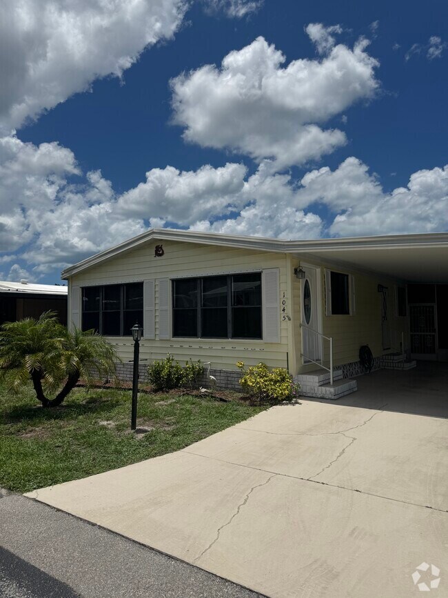 Building Photo - 1045 Great Lakes Dr Rental