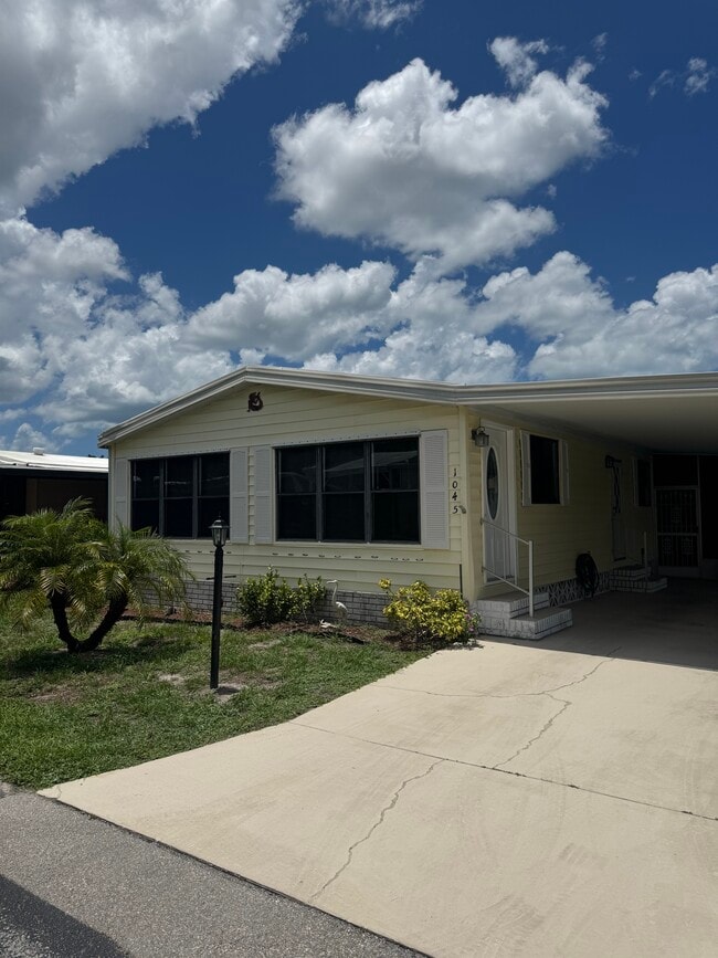 Photo - 1045 Great Lakes Dr House