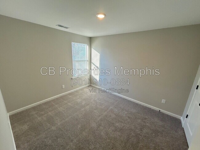 Photo - 671 Pearce St
