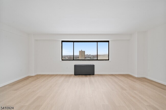 Photo - 275 Prospect St Unidad 16M