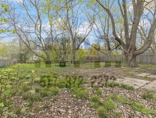 Photo - 523 W Hodge Ave