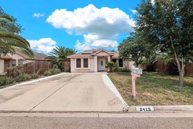 Building Photo - FULLY FURNISHED! ALL APPLIANCES INCLUDED!