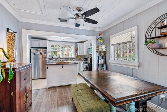 Photo - 524 50th St