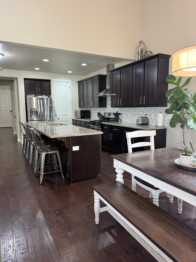 Photo - 11156 Broadwick Rd