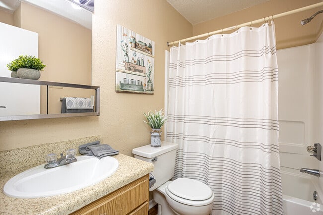 Woodlake-1BR 1BA.BA