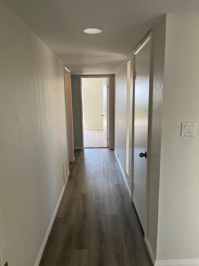 Photo - 4 Bed 3 Bath in Del Cerro