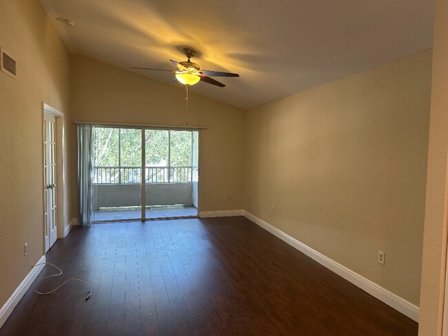 Photo - 2831 N Oakland Forest Dr Unidad 313