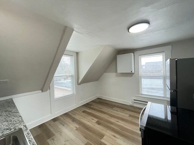 43 Ashland St Unit 3