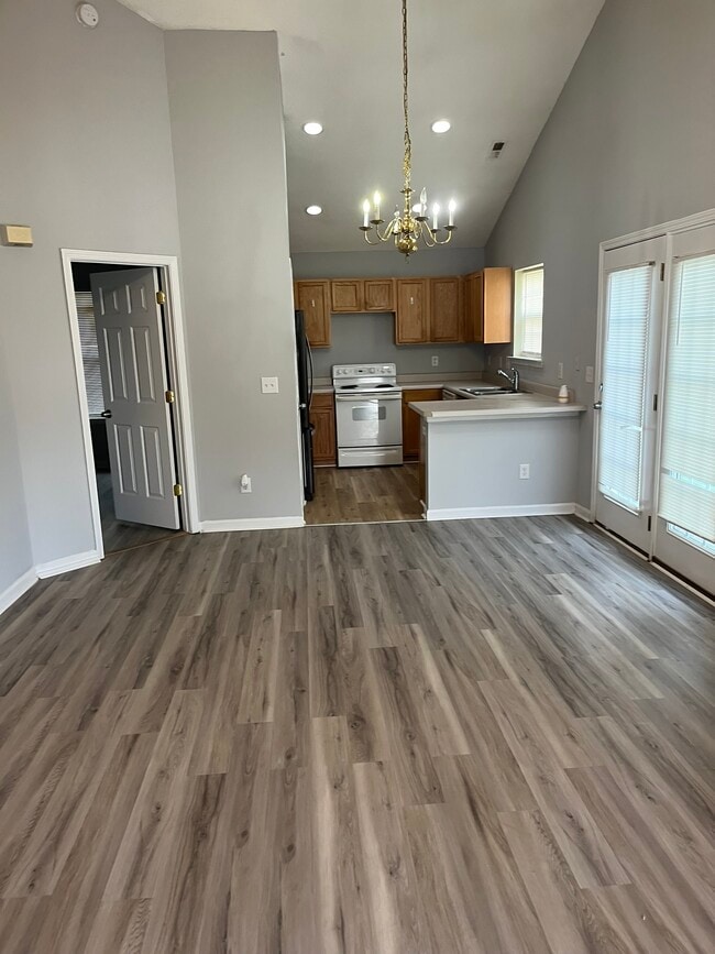 Photo - 5513 Stewartby Dr