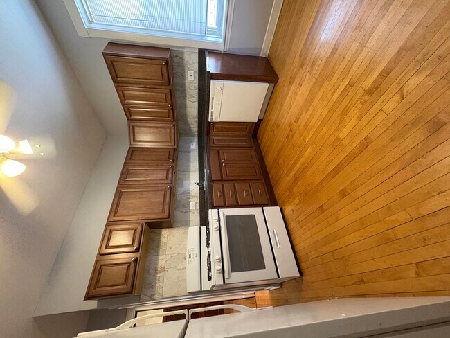 Photo - 2170 W Windsor Ave Unit 2R