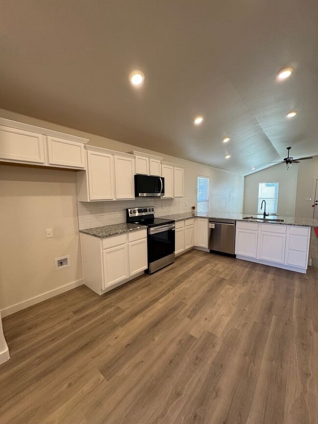 Photo - New built in Homestaed 2025 Large 3/2/2