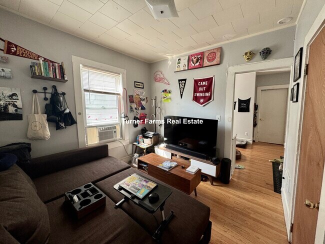 Building Photo - 3 Watson St Unit 2R Rental
