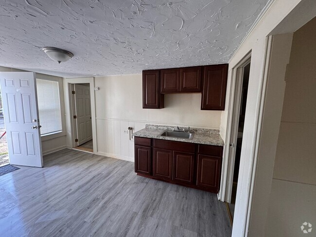 Building Photo - 30 Chestnut St Unit 1 Rental