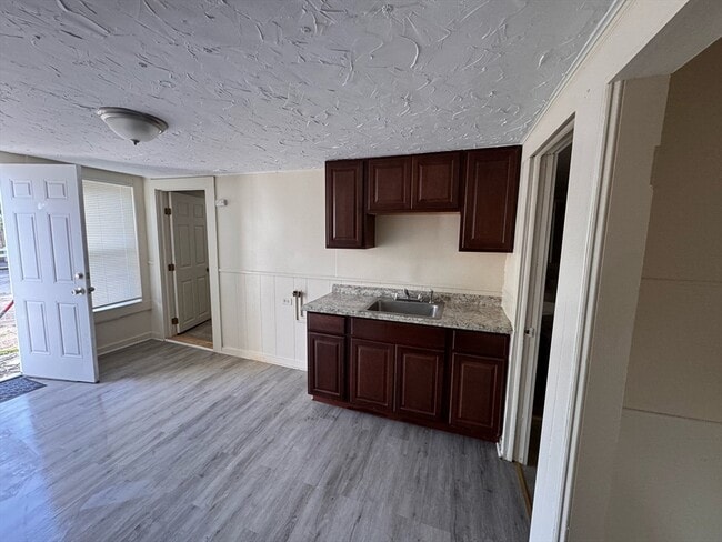 Photo - 30 Chestnut St Apartment Unit 1