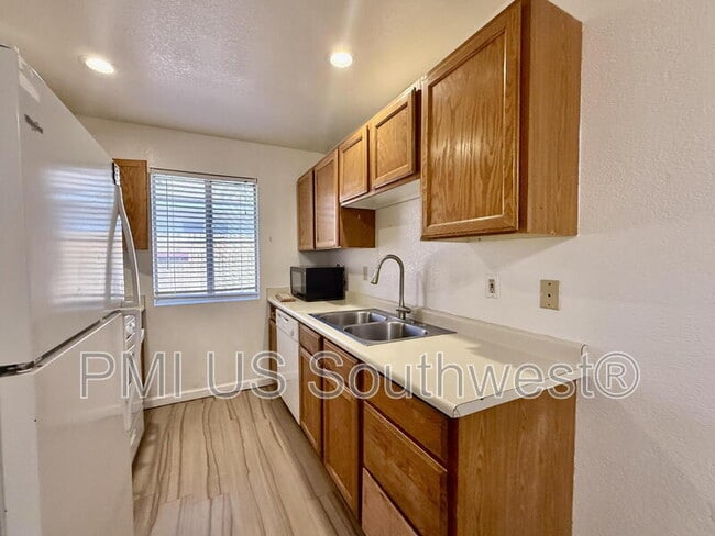 Photo - 851 Baseline Rd Unidad A Rental