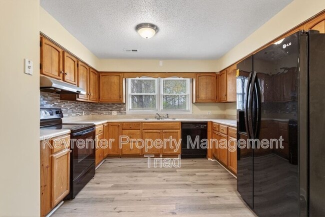 Photo - 506 Rocky Knoll Rd