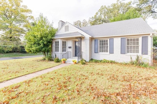 Photo - 380 Holmes Cir House
