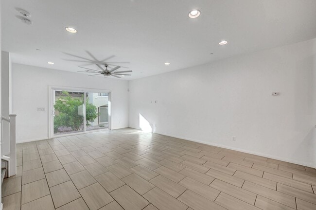 Photo - 3 Bedroom 2.5 Bath Townhome in Tuscany!