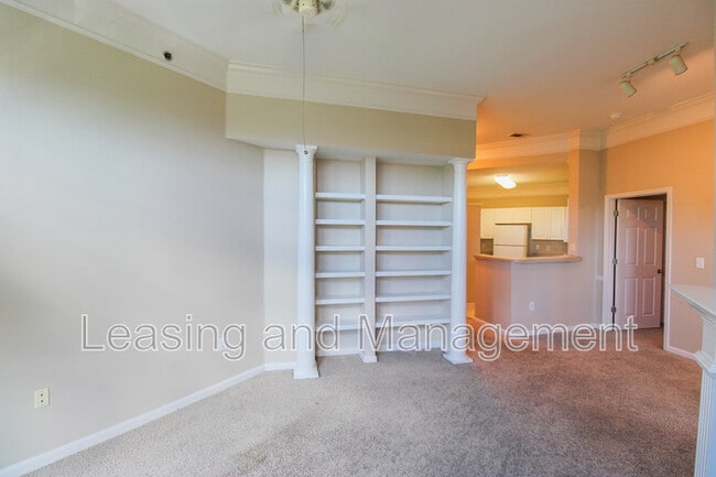 Photo - 2037 Telfair Way