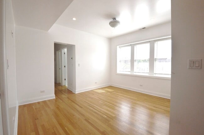 Photo - 2343 W Irving Park Rd Unit 2E