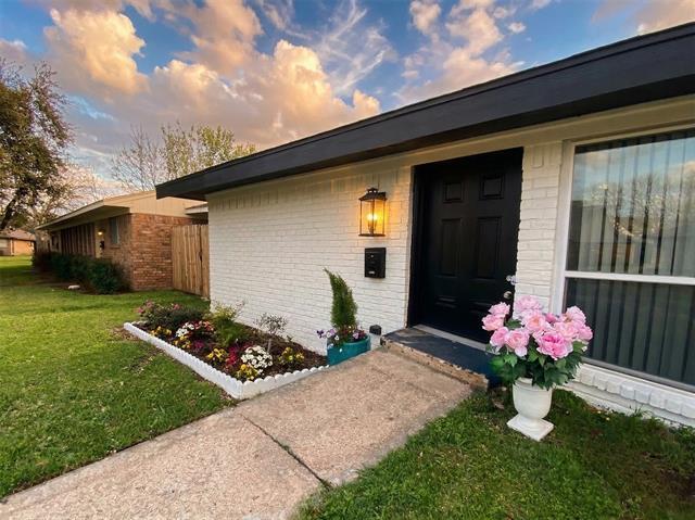 Photo - 310 Candlewood Pl