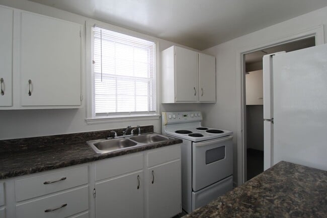 312 E 26th Ave