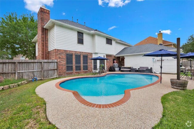 Building Photo - 25823 Lake Lawn Dr Rental