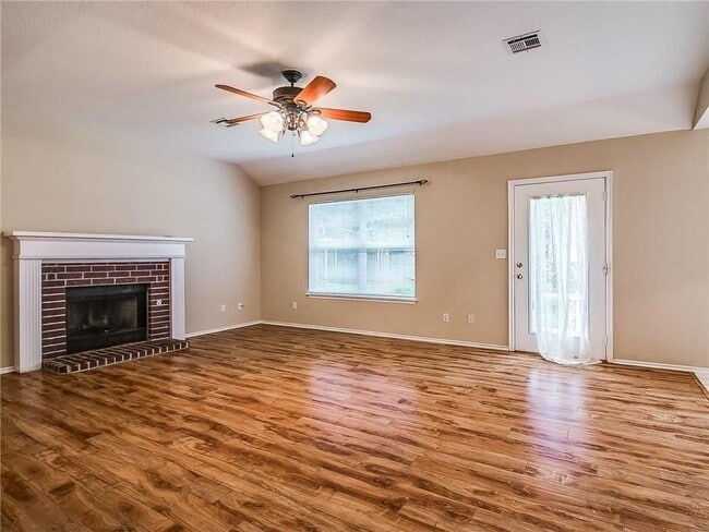 Photo - 5713 SE 85th St