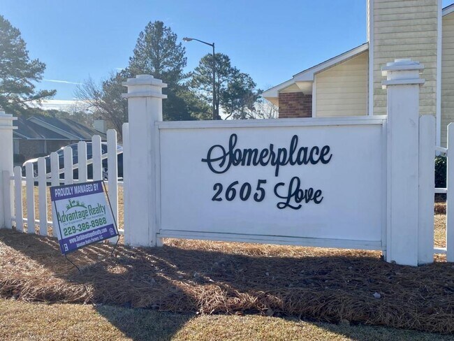 Building Photo - 2605 Love Ave