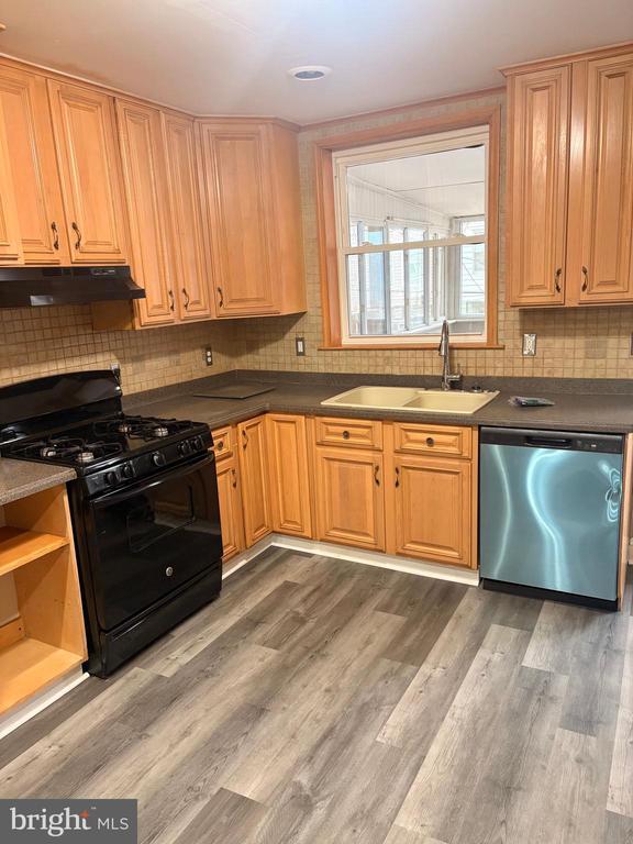 Photo - 2515 Christian St