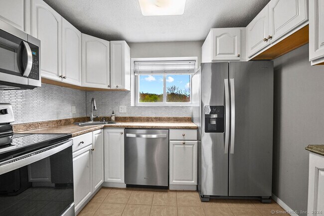 Photo - 35 Carillon Dr Unit # D