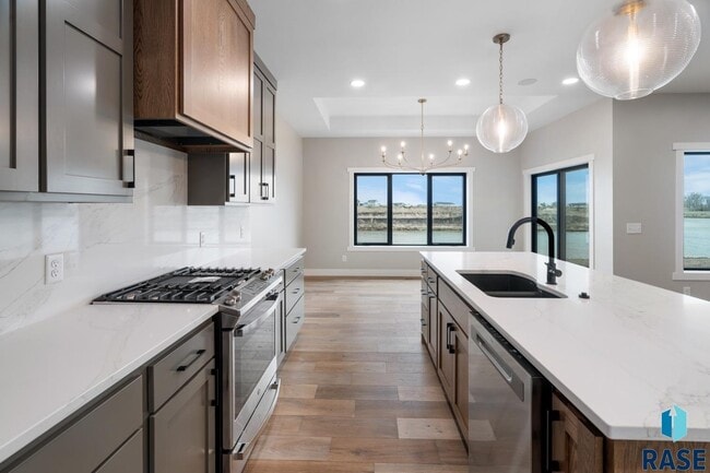 Photo - 1137 N Thompson Ave