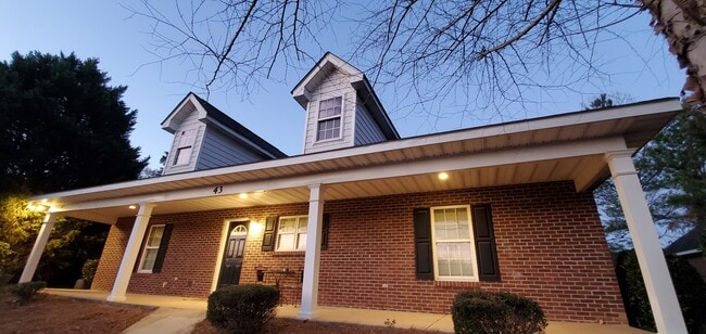 Building Photo - 807 W Longleaf Dr Unit 43