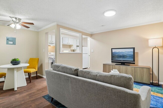 Photo - Lorinda Apartments