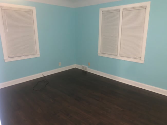 Building Photo - 527 Pearl Harbor St Rental