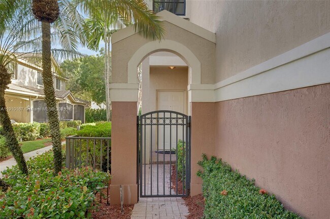 Photo - 3912 Tree Top Dr