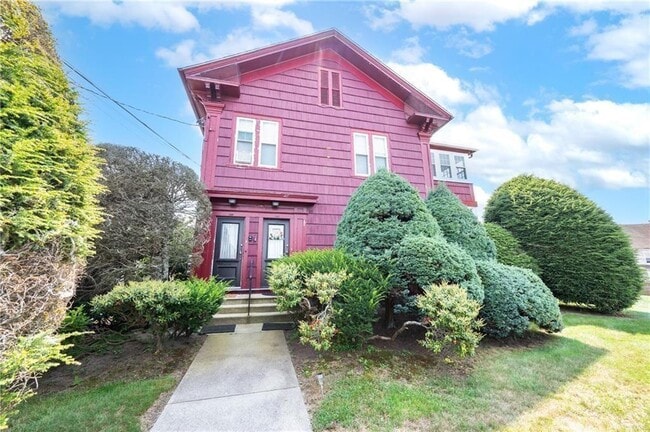 Building Photo - 157 Carrington Ave Unit 2R