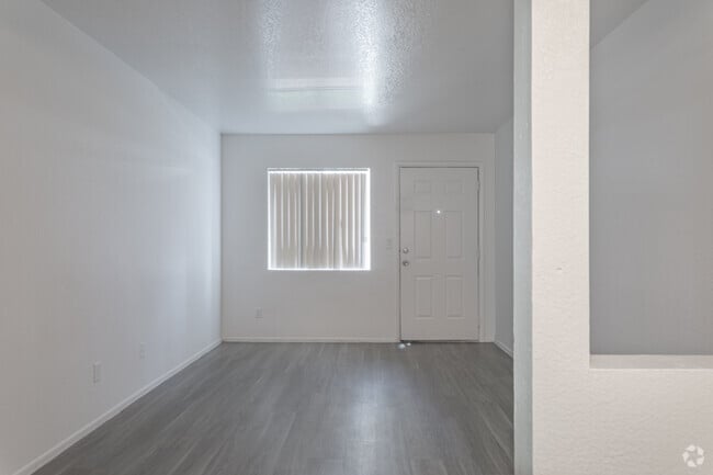 1HAB, 1BA - 567 ft²