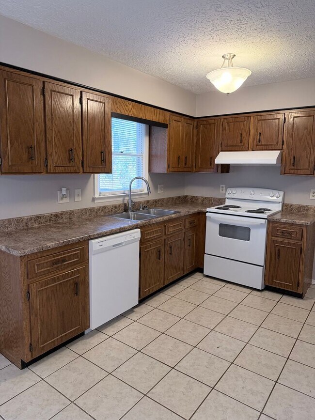 Photo - Spacious 3 Bed, 2 Bath Home in Arden With ...