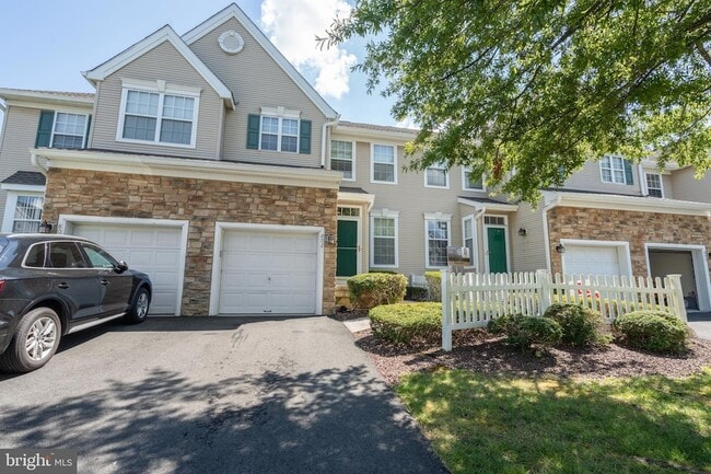 Photo - 802 Yarrow Cir