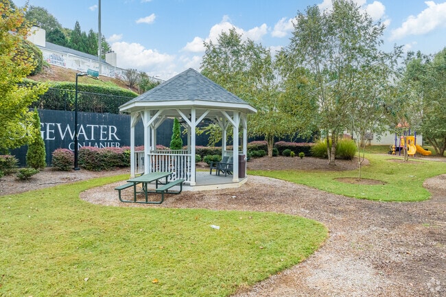 Gazeebo - Edgewater on Lanier