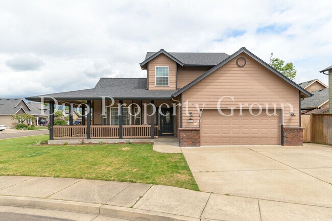 Large Levi's Landing Home - Large Levi's Landing Home