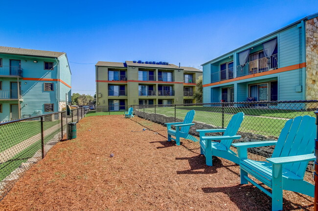 Oaks Apartments