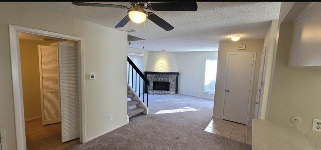 Photo - 883 Waterfall Way