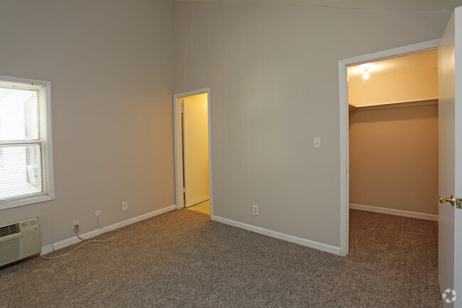 1BR,1BA - 500SF - Bedroom