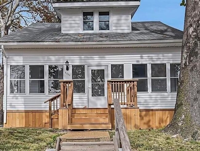 Building Photo - 2638 Sanford Ave