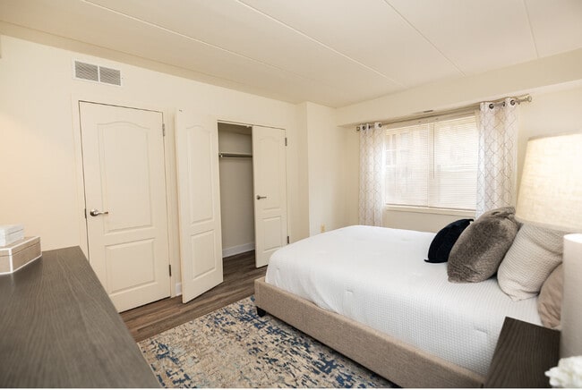 Ivy Hall Apartments